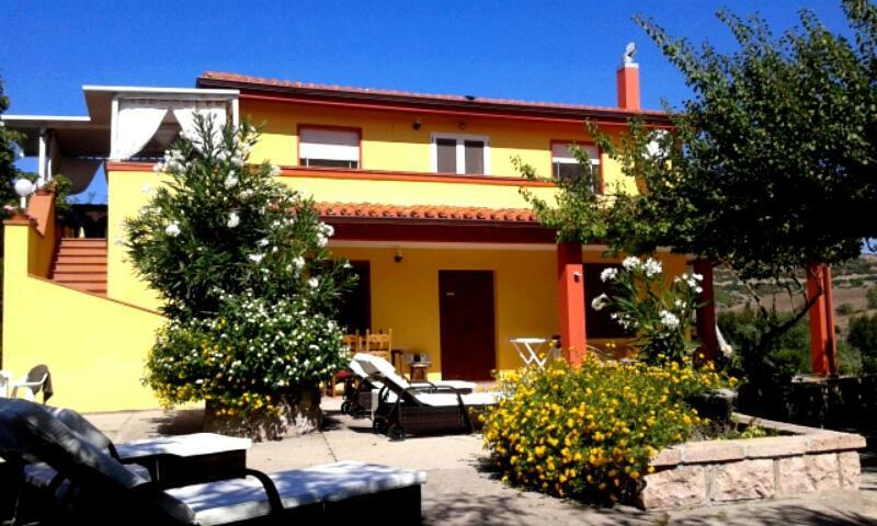 Bed & Breakfast Il Rosmarino Bosa Bagian luar foto